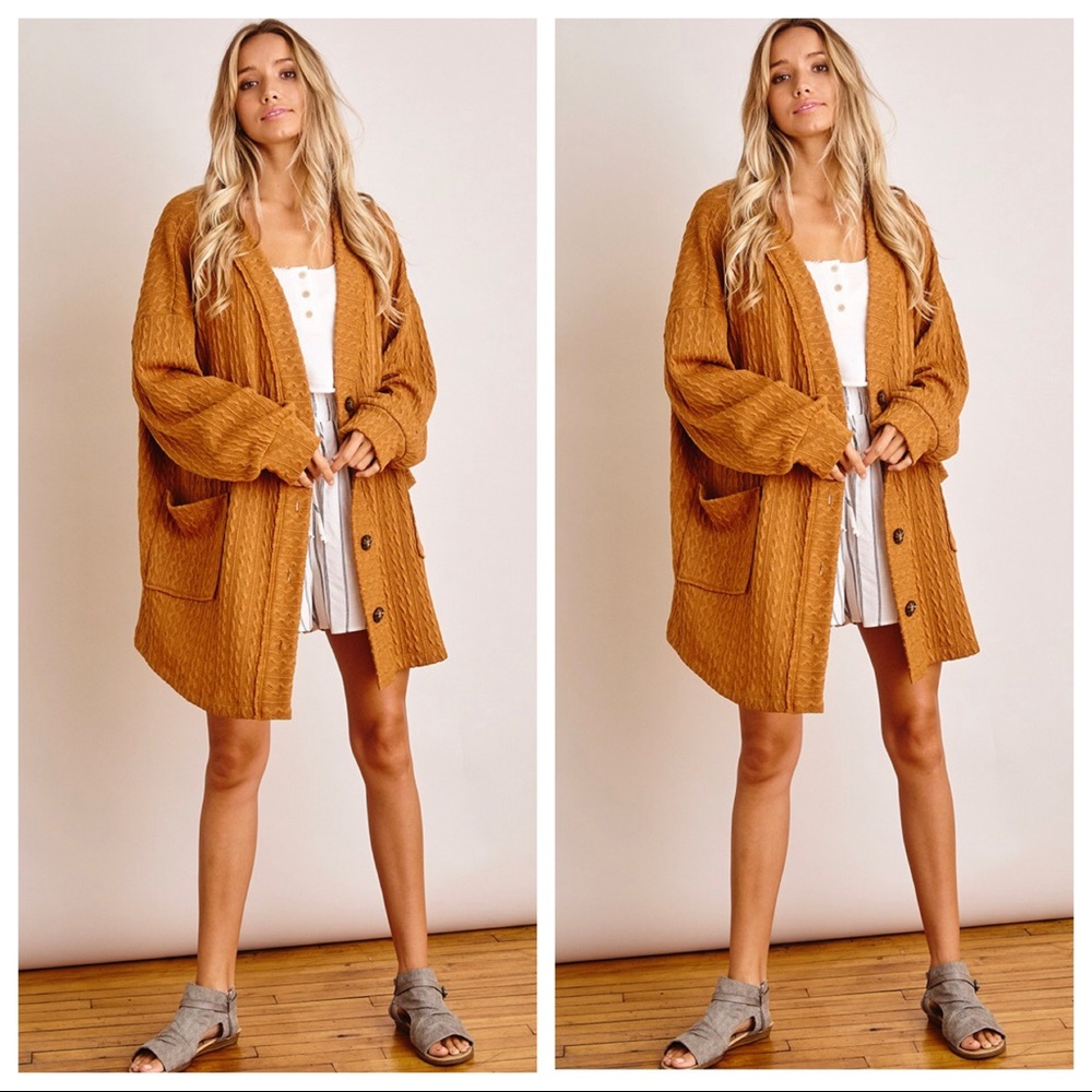 Cozy Oversized Cardigan With Pockets - Picture 2 of 5